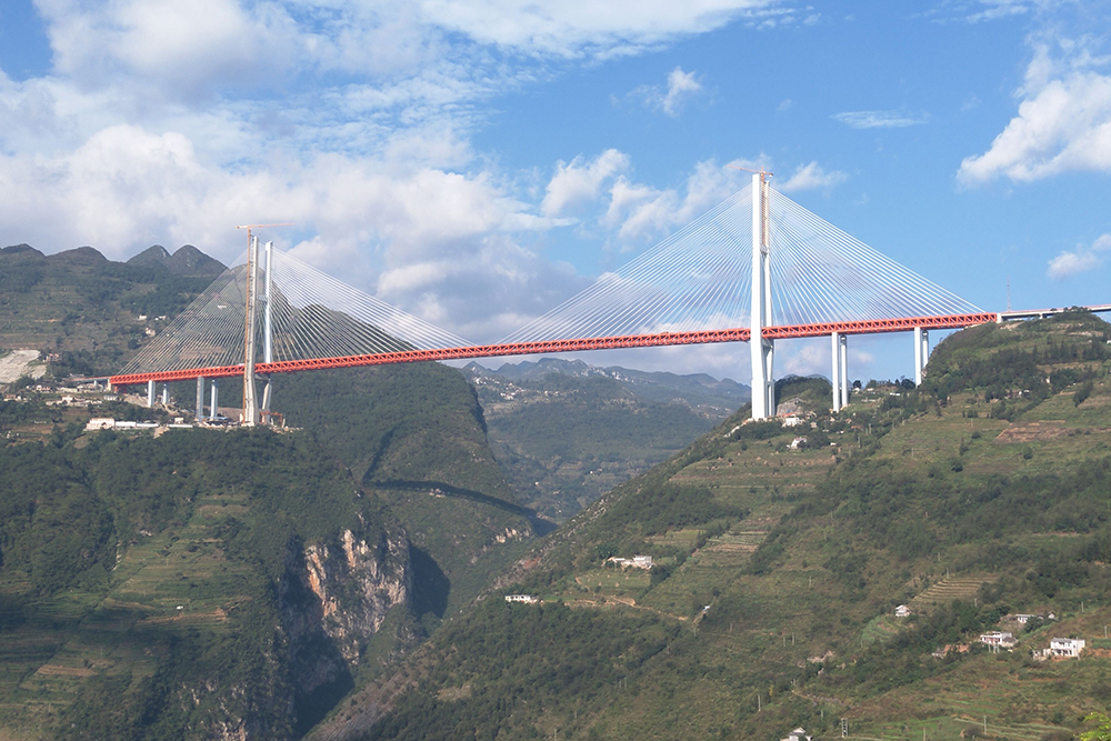 2017年12月29日，世界第一高橋——北盤江大橋建成通車.jpg